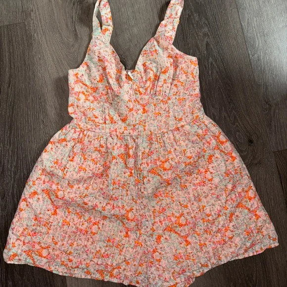 American Eagle • Floral Romper Size S - Picture 1 of 5